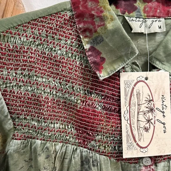 Vintage Green Floral Blouse - Picture 3 of 4